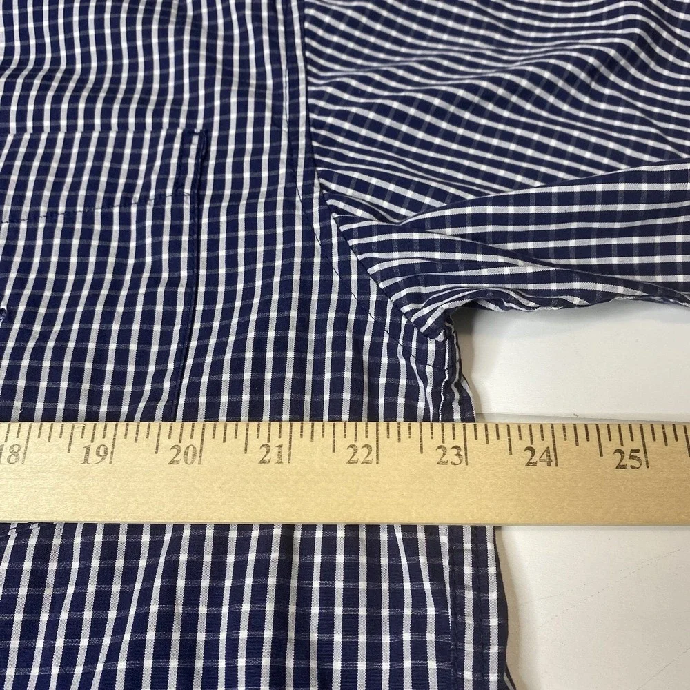 Walt Disney World Men's‎ Size M Button Down Short sleeve shirt Mickey Mouse - Picture 10 of 15